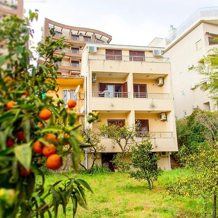 Guest House Mandarina Budva Luaran gambar