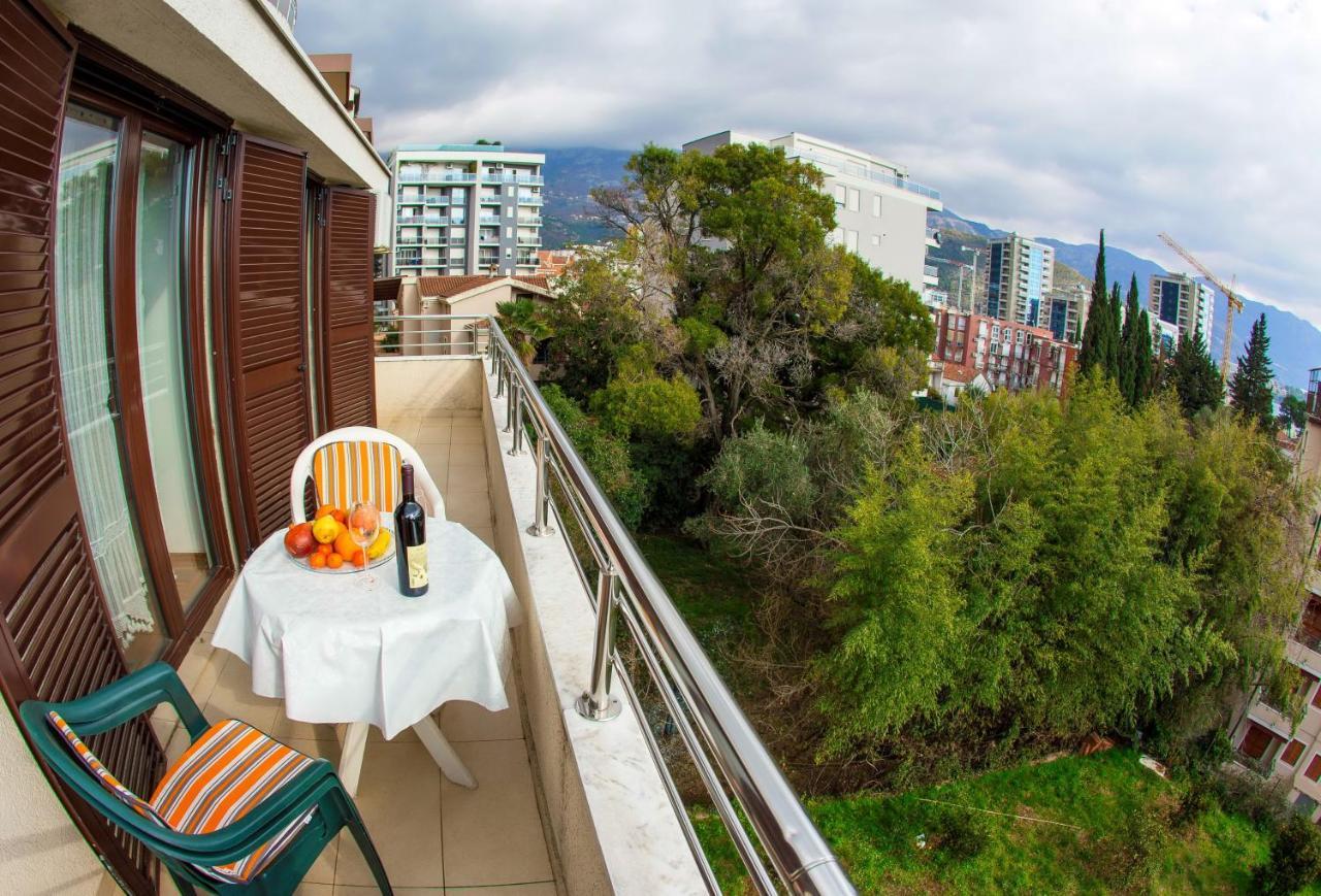 Guest House Mandarina Budva Luaran gambar