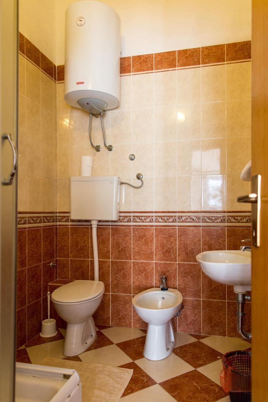 Guest House Mandarina Budva Luaran gambar
