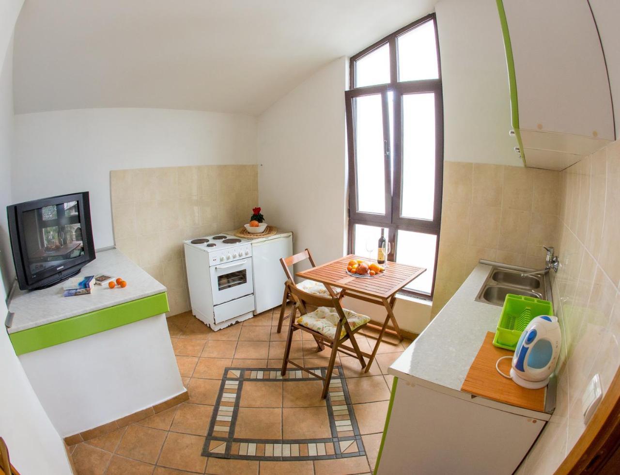 Guest House Mandarina Budva Luaran gambar