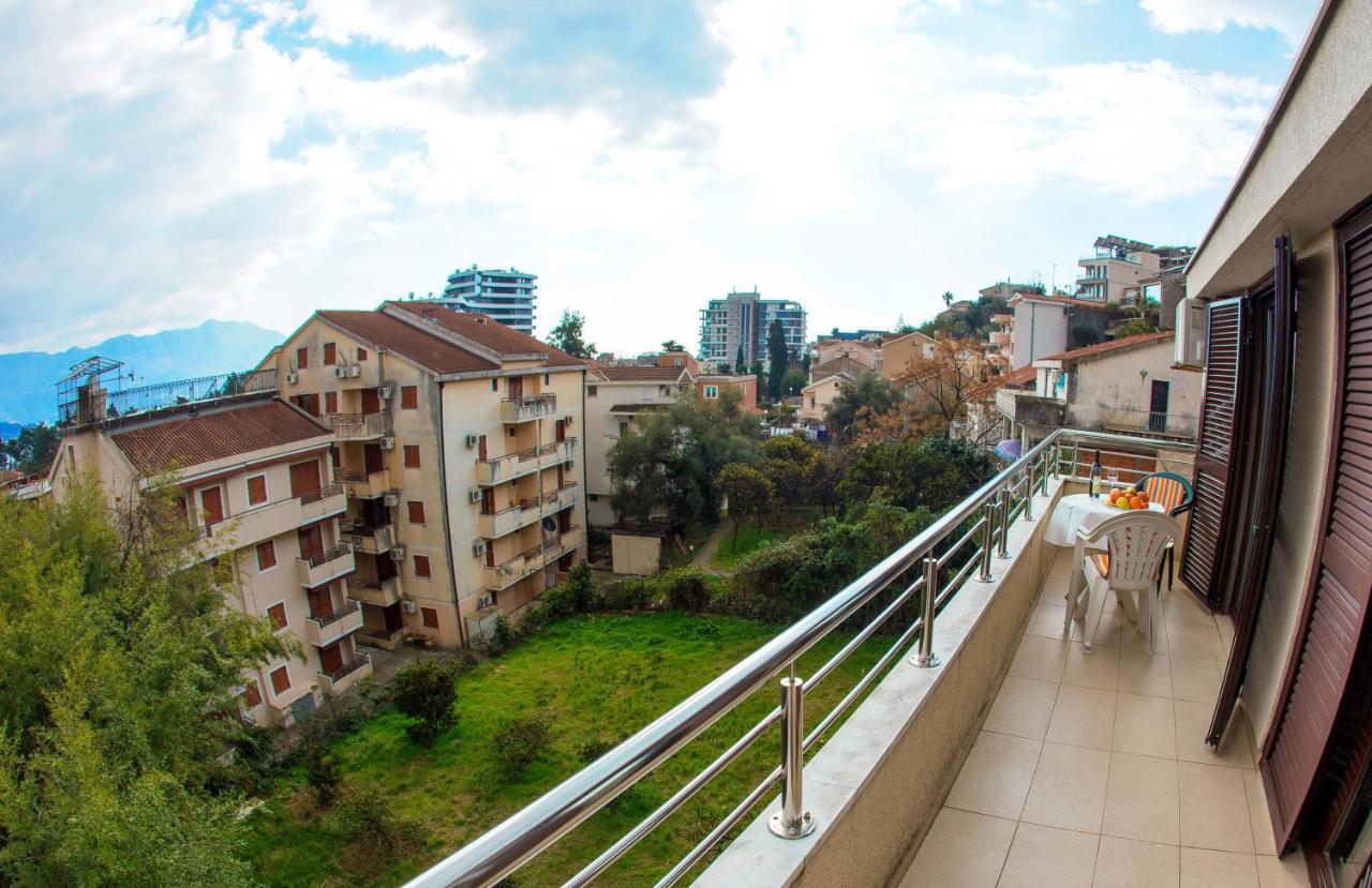 Guest House Mandarina Budva Luaran gambar