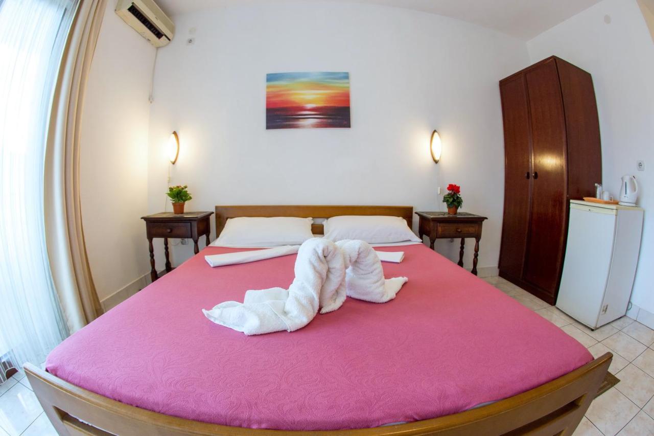 Guest House Mandarina Budva Luaran gambar