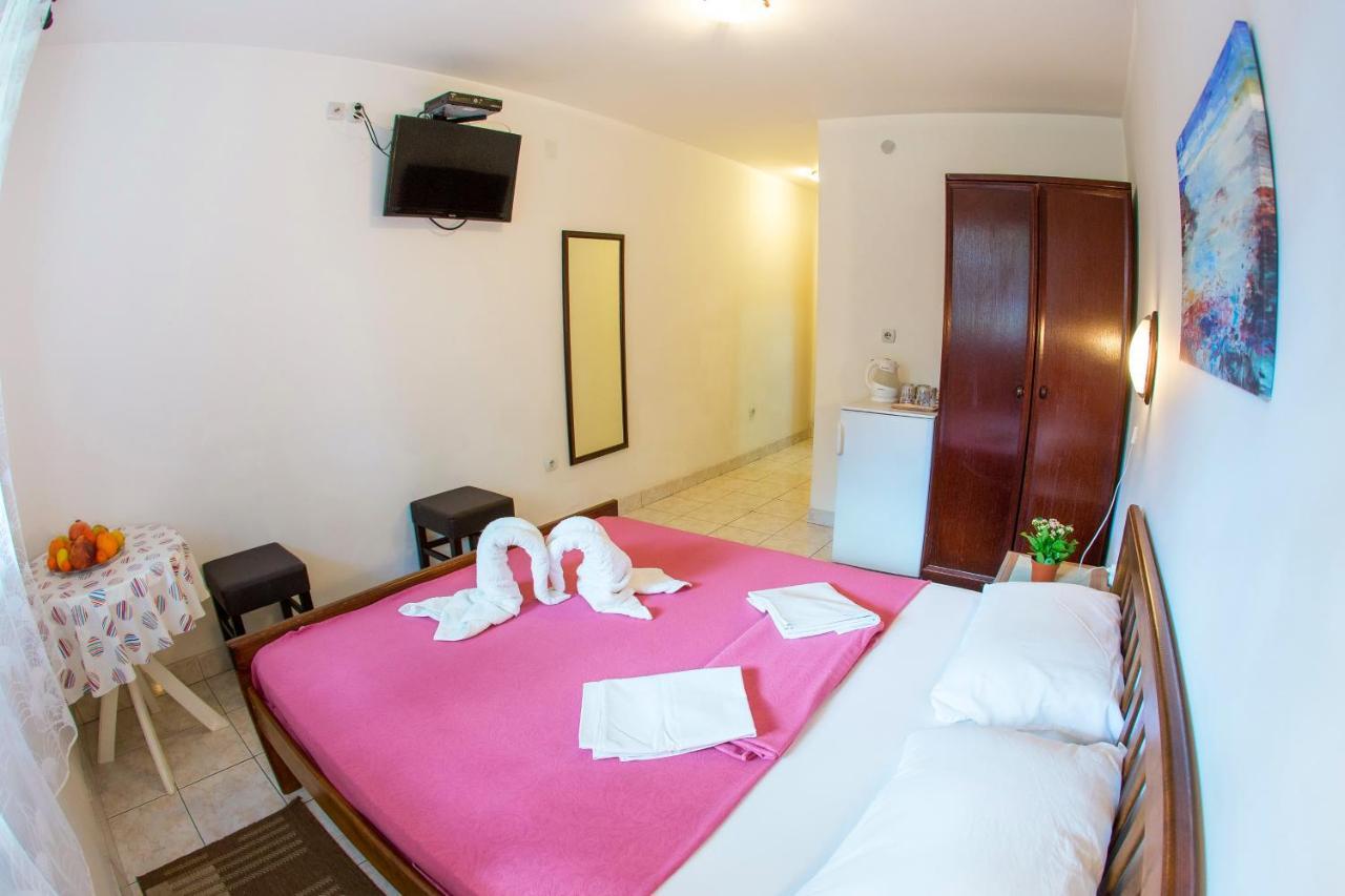Guest House Mandarina Budva Luaran gambar