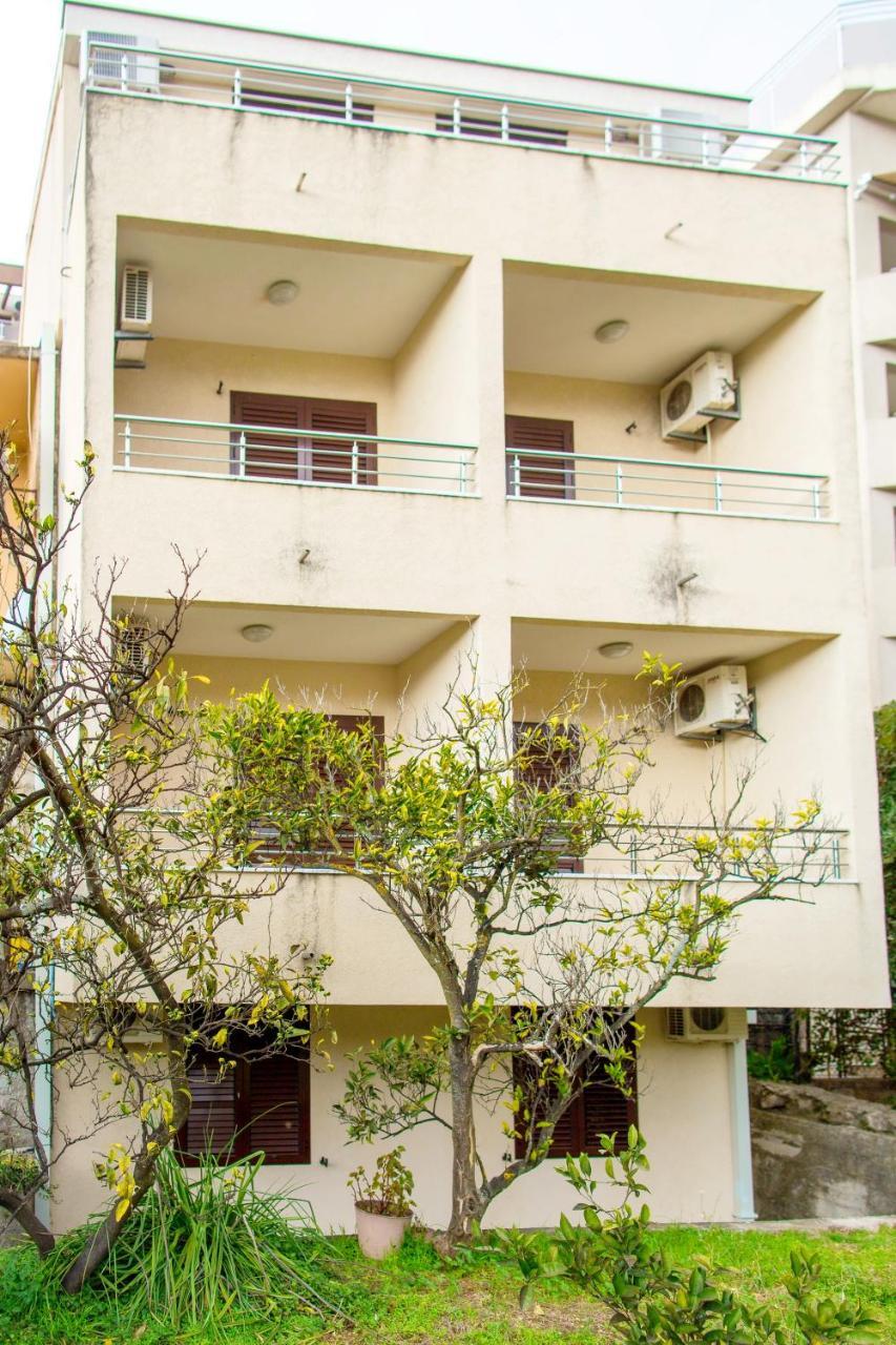 Guest House Mandarina Budva Luaran gambar
