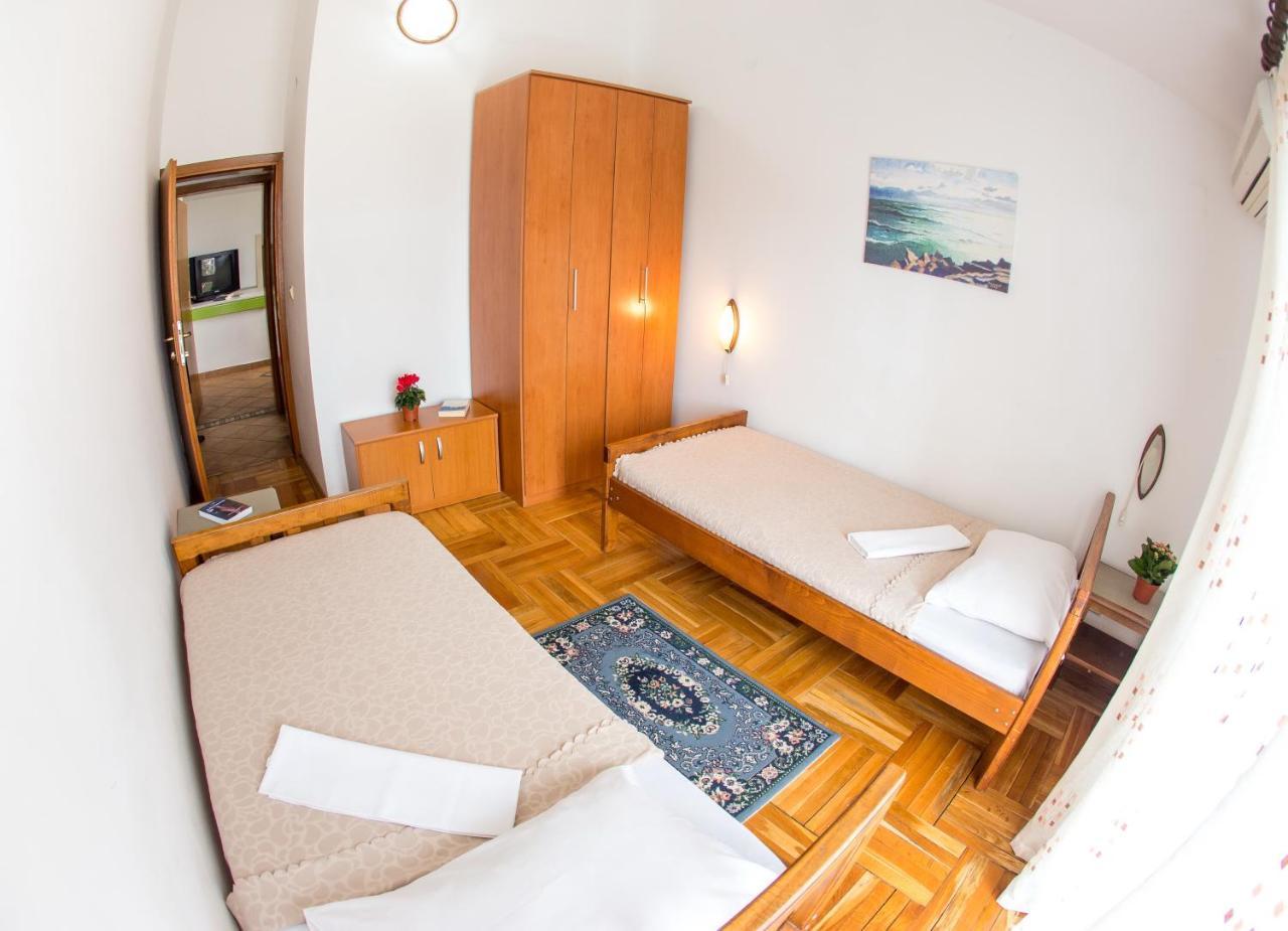 Guest House Mandarina Budva Luaran gambar