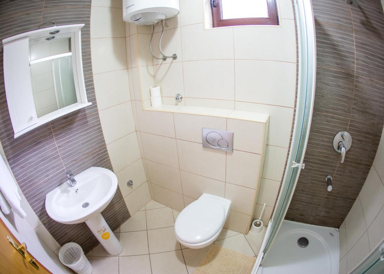 Guest House Mandarina Budva Luaran gambar