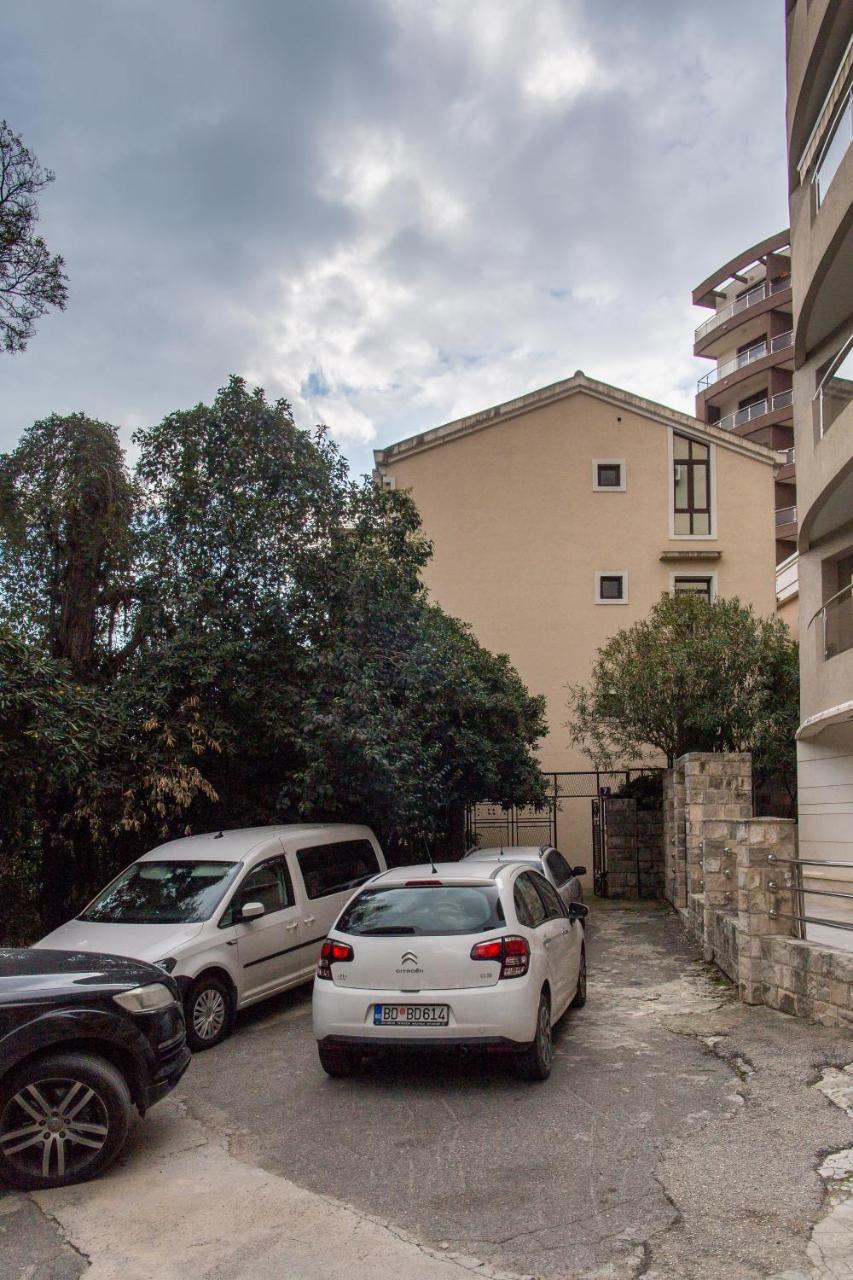 Guest House Mandarina Budva Luaran gambar